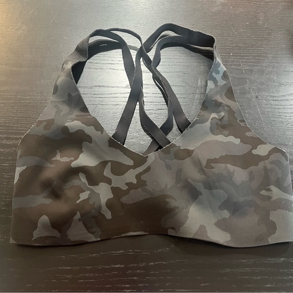 Lululemon Seamless Raw Edge Sports Bra in Deep Coal Camo (SIZE 2) - Picture 1 of 6